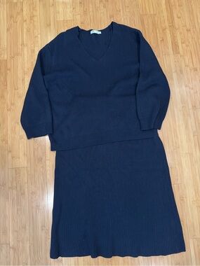 SET - Zara Women's V-Neck Ribbed Sweater and Skirt Set in Dark Navy